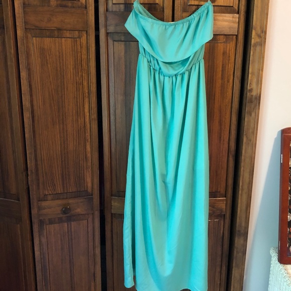 vestique Dresses & Skirts - Vestique Maxi Seafoam Green Strapless Dress vestique Dresses & Skirts - Vestique Maxi Seafoam Green Strapless Dress